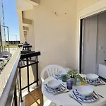 Encantador Com Piscina Apartamento