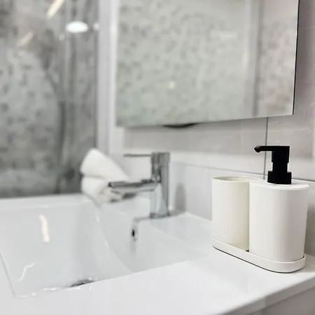 Apartamento Encantador Com Piscina