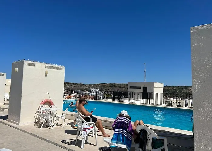 Lägenhet Encantador Com Piscina